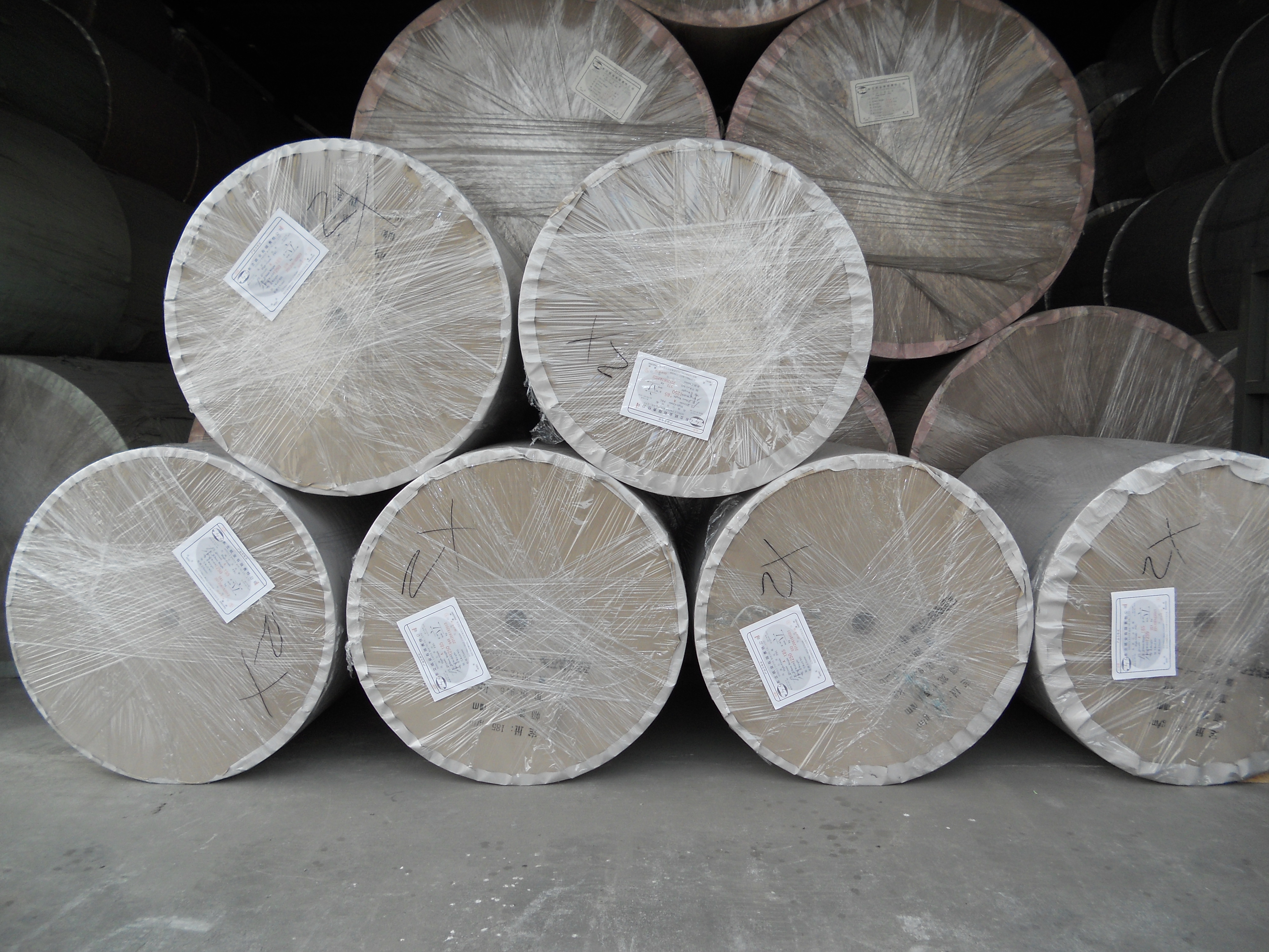 Gypsum paper roll